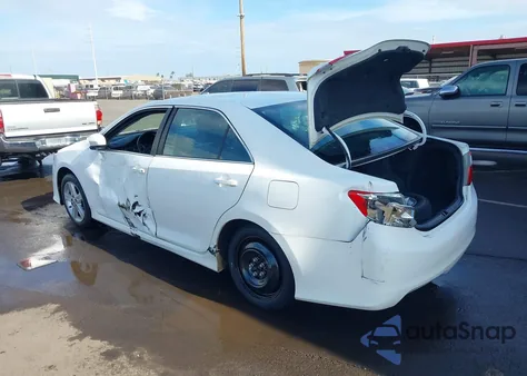 2013 Toyota Camry Se z USA, uszkodzony, nr VIN 4T1BF1FK3DU668505